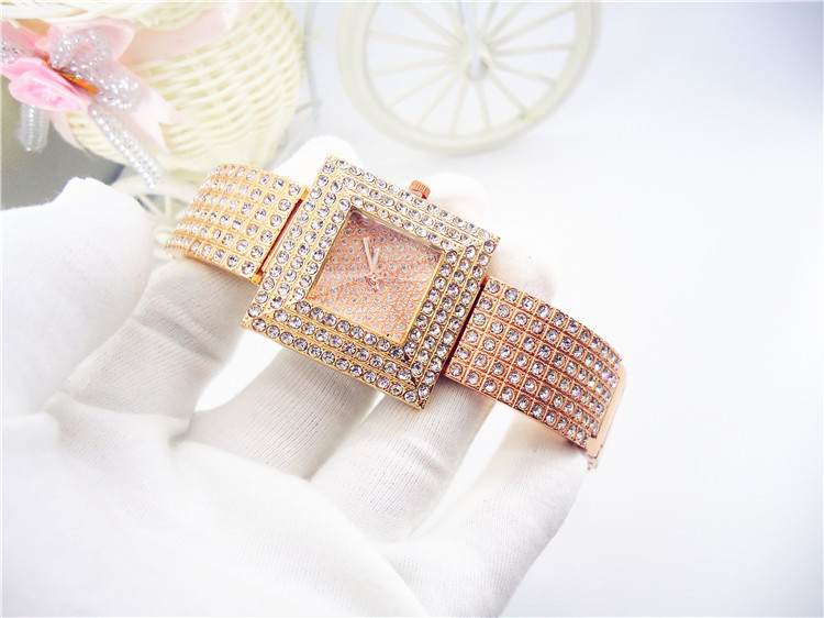 Ladies Luxury Square Full Crystal Diamond Case Golden Bracelet Wrist Watch