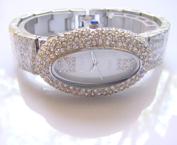 Full Diamond Womens Lady Oval Luxury Quartz Wrist Watch Gold / Silver